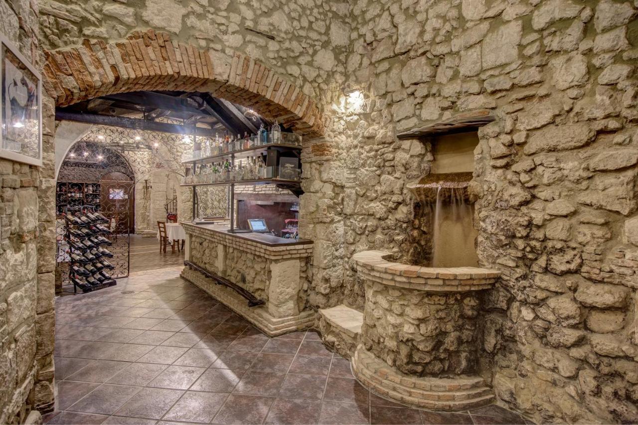 Right House Di Via Sulis - Best Neighborhood In The Town Каляри Екстериор снимка